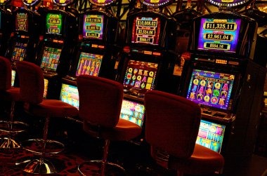Live blackjack table on indojawa mobile showing dealer, cards, and betting interface